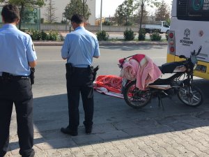 Konya'da motosiklet, belediye otobüsüne çarptı: 1 ölü