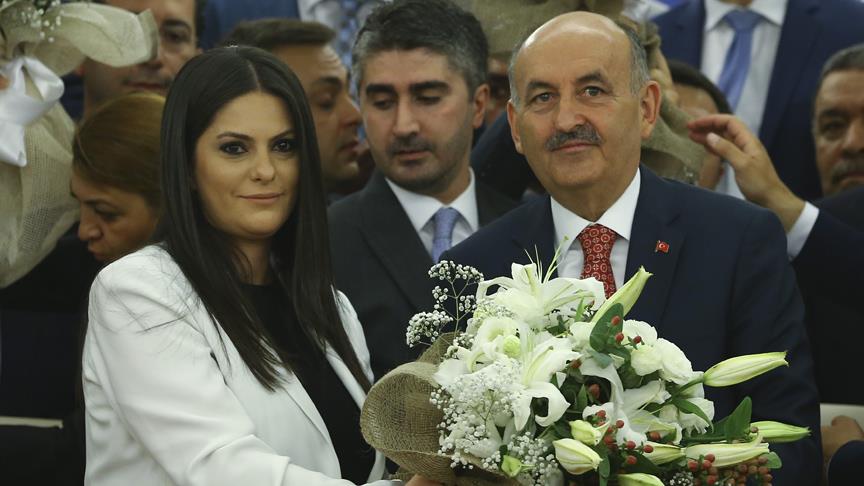 Bakan Sarıeroğlu'ndan ilk mesaj