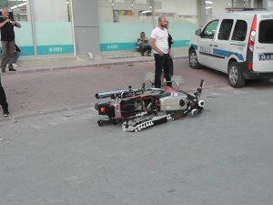 Kulu'da kaza yapan sürücü motosikletini bırakıp kaçtı