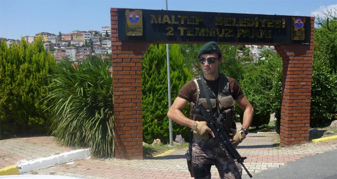 İstanbul’da parklar ve kıraathanelere polis baskını