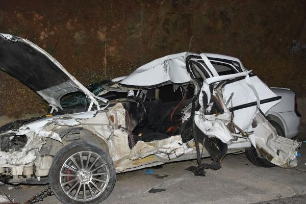 Konya'da kazada ölen doktor ve babası toprağa verildi