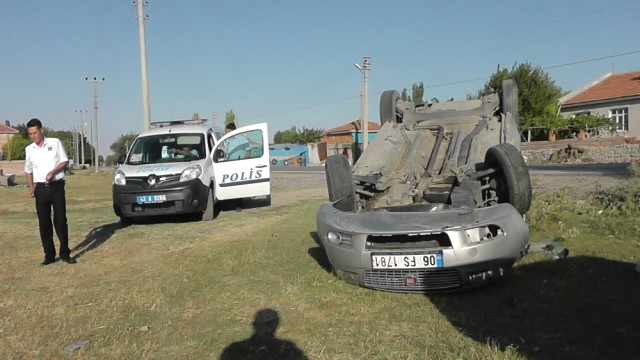 Kulu'da Otomobil Takla Attı: 2 Yaralı