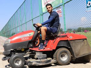 Candemir taraftarı olduğu takımda forma giyiyor