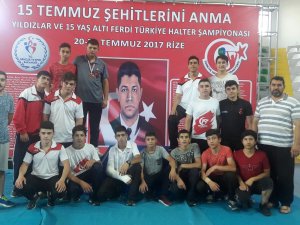 Konyalı haltercilerden 11 madalya