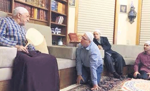 Prof. Dr. Sayar, FETÖ'nün "ruh halini" anlattı: