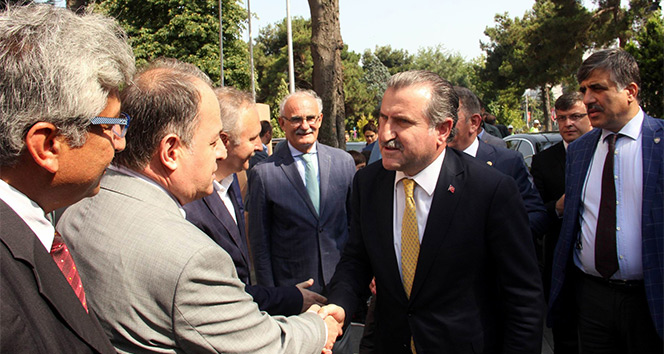 Bakan Bak: 'Bu millet her şeyi yapar'