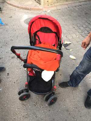 Bebek arabasından 4 kilogram esrar çıktı