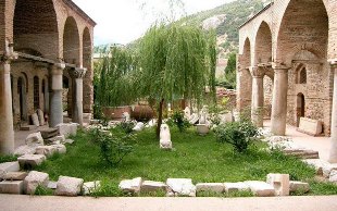 Taş Medrese restore edilecek