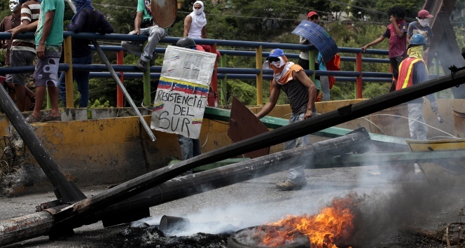 Venezuela’da Maduro karşıtı gösteriler sürüyor