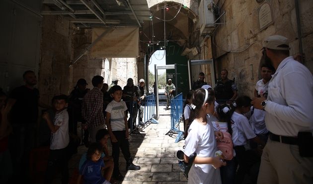 Mescid-i Aksa'da kapılar açıldı! Müslümanlar Harem-i Şerif'e akın ediyor