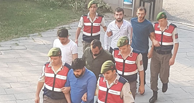 Aracın önünü kesip 85 bin lira gasp eden 5 kişi gece kulübünde yakalandı