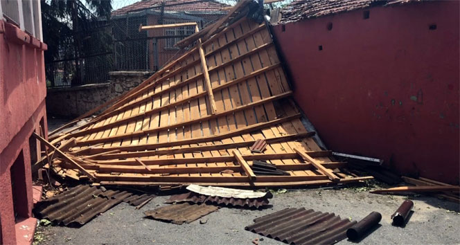 Fırtınanın vurduğu Beyoğlu bu hale geldi