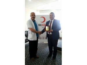 Başkan Demirhan’a plaket
