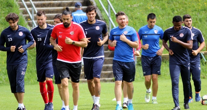 Antalyaspor Salzburg kampında ter attı