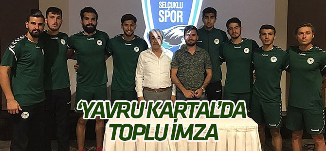 Anadolu Selçukspor'da toplu imza töreni