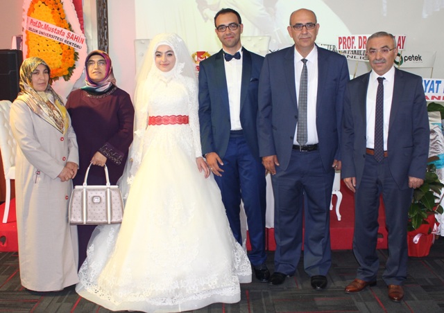 Fatma İle Mehmet Akif’in mutlu günü