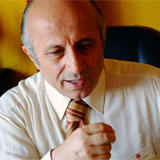 Hoca'nın evinde kadın iç çamaşırları çıkmış!