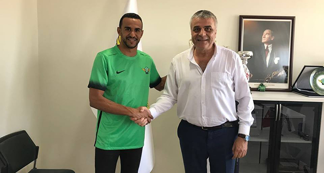 Akhisar Belediyespor Brezilyalı futbolcuyu renklerine bağladı