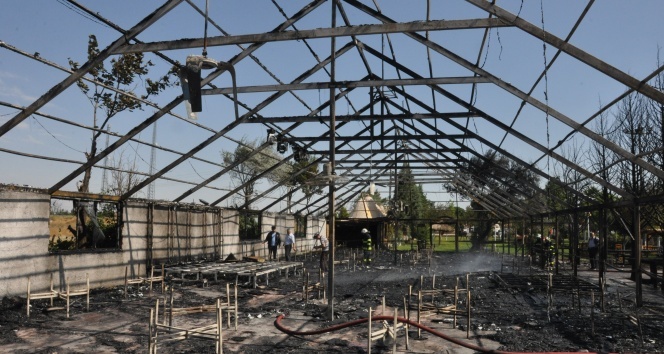 Kebapçıda çıkan yangın korkuttu