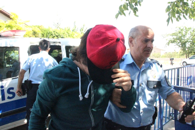 Konya’da, ‘Hero’ yazılı tişört giyen bir kişi gözaltına alındı