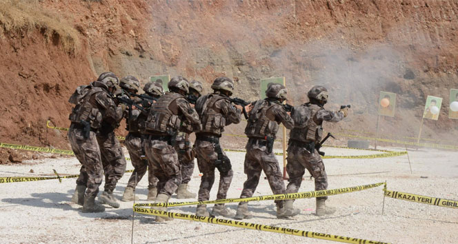 Özel harekat polisleri nefes kesti