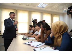 "İyi bir yabancı dili evlatlarımıza kazandıracağız"