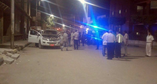 Mısır'da polis aracına silahlı saldırı: 2 ölü