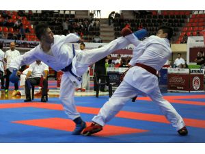 Gaziantep'teki karate şampiyonası sürüyor