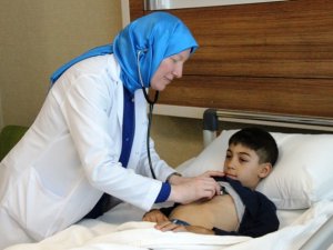 9 yaşındaki çocuğun delik kalbi ameliyatsız kapatıldı