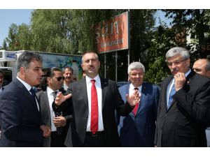 "Başı kapalısıyla, açığıyla, 80 milyonuyla kardeşiz"