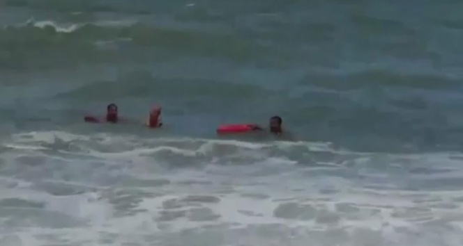 Akıntıya kapıldı, son anda böyle kurtarıldı