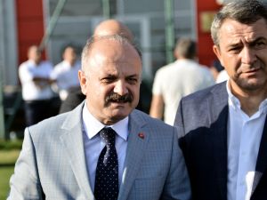 Vali Çakacak'dan Eskişehirspor'a ziyaret