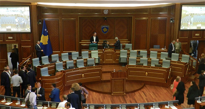 Kosova’da siyasi kriz derinleşiyor