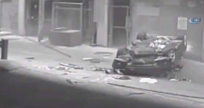 ABD'de otomobil otoparkın 7. katından düştü