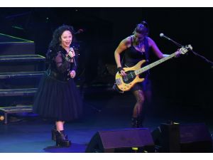 Şebnem Ferah, Açıkhava'da konser verdi