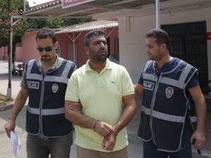 Aylık ücretle kiraladığı evleri yıllık kiraya vermiş