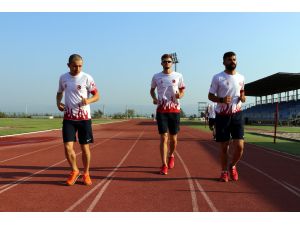 İşitme engelli şampiyon hedef büyüttü