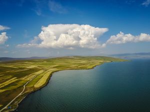 Çıldır Gölü her mevsim ziyaretçilerini cezbediyor