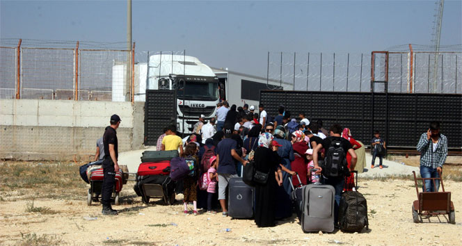 Suriyeliler akın akın ülkelerine gidiyor...