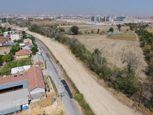 Şehir Hastanesine giden yollar genişletiliyor