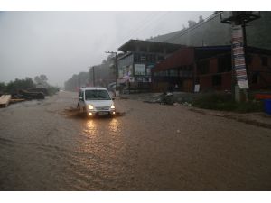 Rize'de şiddetli yağış