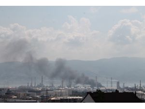 GÜNCELLEME - Tüpraş'ta sayaçların değişimi sırasında parlama