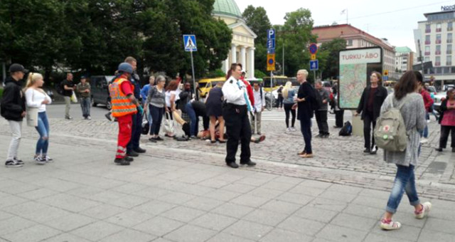 Finlandiya'da Bıçaklı Saldırgan 7 Kişiyi Yaraladı, Ülke Kırmızı Alarma Geçti
