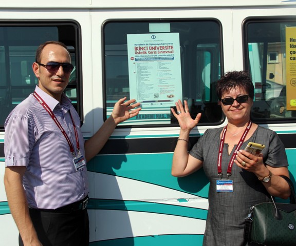 AÜ, Konya'da dolmuşlara sınavsız ikinci üniversite tanıtım afişleri astı