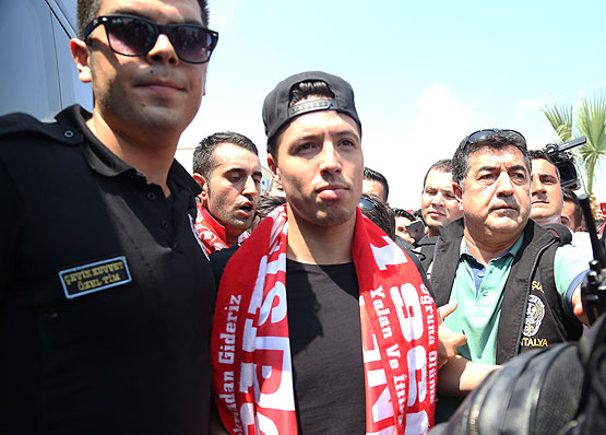Samir Nasri 2 yıllık sözleşme imzaladı