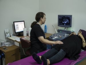 Anne karnındaki bebeğe akciğer ameliyatı