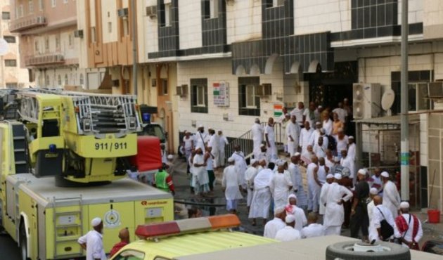 Türk hacı adaylarının kaldığı otelde yangın çıktı...