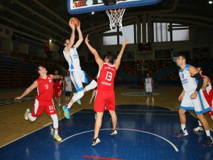 Dev adamlar evinde merhaba diyecek