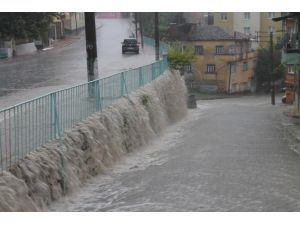Manisa'da işçilerin bulunduğu alana yıldırım düştü: 6 yaralı