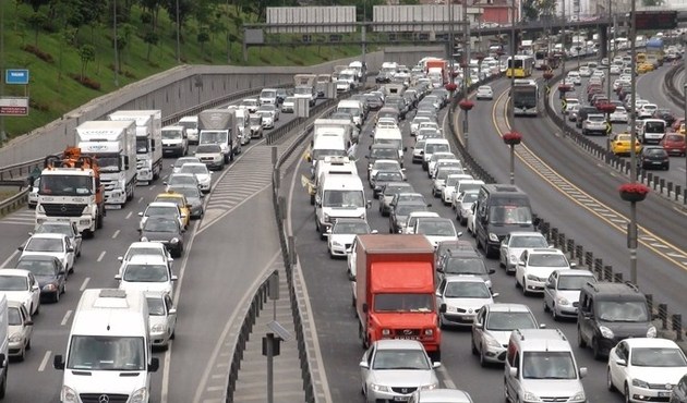 Bayram tatili başlıyor! Milyonlar bugün yollarda olacak...